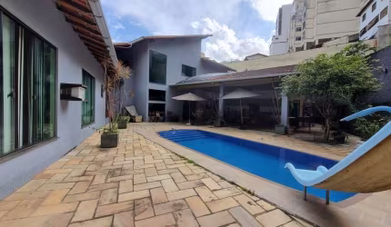 Casa 6 quartos - Jardim Laranjeiras