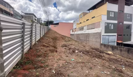 Lote com ótima topografia de esquina 420m² no Fontes Ville II.