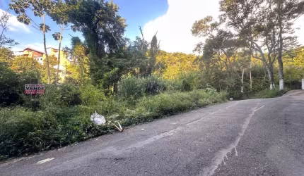Terreno com 403m², bairro Borboleta, Juiz de Fora, MG.