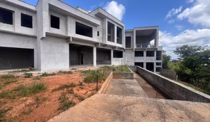 Casa 3 quartos - Condomínio Residencial Alvim