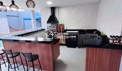 Vende Casa Espaçosa em Santa Mônica - Guarapari