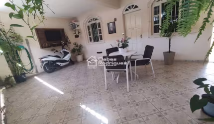 Casa com três pavimentos em Santa Rosa - Guarapari - ES