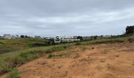 Lote a venda em bairro totalmente residencial