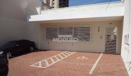 Casa comercial para locação no Centro