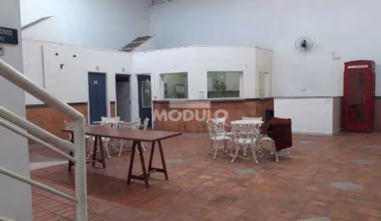 Prédio comercial para locação no Centro