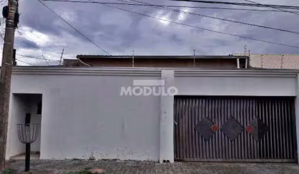 Casa residencial para locação no Bairro Cidade Jardim