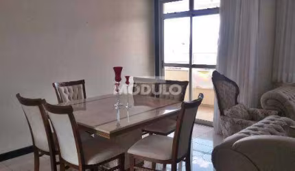 Apartamento mobiliado para locação no Bairro Martins