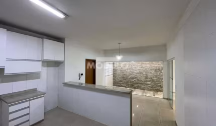Casa comercial para locação no Bairro Brasil