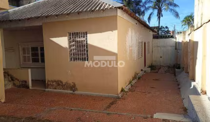 Casa comercial para locação no Centro