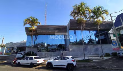 Prédio comercial para locação no Centro