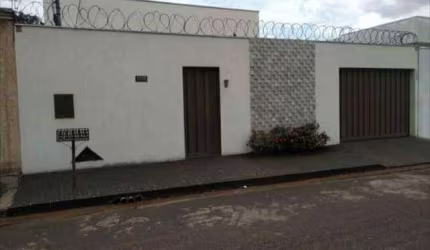 CASA RESIDENCIAL à venda, 2 quartos, 1 suíte, 4 vagas, Jardim Europa - Uberlândia/MG