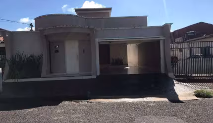 CASA RESIDENCIAL à venda, 5 quartos, 2 suítes, 4 vagas, Presidente Roosevelt - Uberlândia/MG