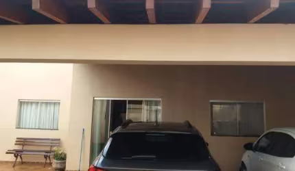 SOBRADO à venda, 5 quartos, 3 suítes, 3 vagas, Santa Rosa - Uberlândia/MG