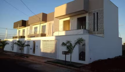 SOBRADO à venda, 3 quartos, 1 suíte, 2 vagas, NOVO MUNDO - Uberlândia/MG