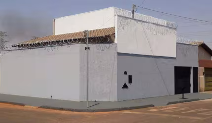 CASA RESIDENCIAL à venda, 3 quartos, 1 suíte, 2 vagas, JARDIM SUCUPIRA - Uberlândia/MG