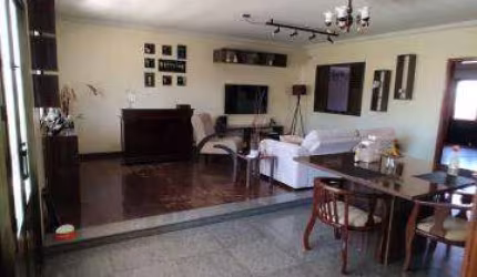 CASA RESIDENCIAL à venda, 3 quartos, 2 suítes, 6 vagas, Presidente Roosevelt - Uberlândia/MG