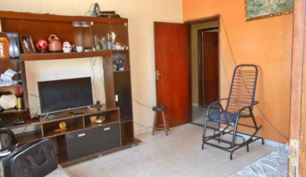 SOBRADO à venda, 3 quartos, 1 suíte, Granada - Uberlândia/MG