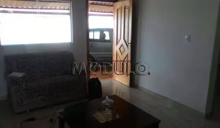 CASA RESIDENCIAL à venda, 3 quartos, 1 suíte, 1 vaga, TAIAMAN - Uberlândia/MG