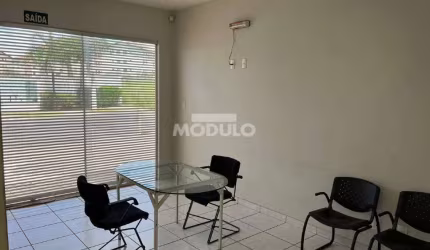 CASA COMERCIAL à venda, 1 quarto, 2 vagas, Chácaras Tubalina e Quartel - Uberlândia/MG