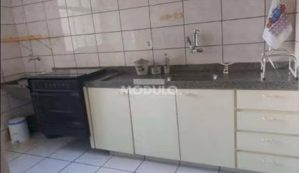 Apartamento semi-mobiliado residencial para locação no Santa Mônica