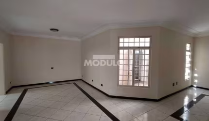 CASA RESIDENCIAL à venda, 7 quartos, 1 suíte, 5 vagas, Santa Mônica - Uberlândia/MG