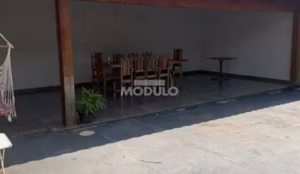 Casa com bom acabamento no Taiaman