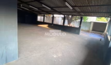 Casa com espaço para família e negócios