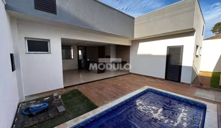 Casa com Fino Acabamento no Karaiba, 3 suites, espaço gourmet com piscina