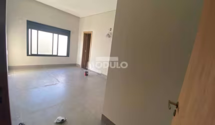 Excelente Casa com Fino Acabamento em Condominio Alphaville 2