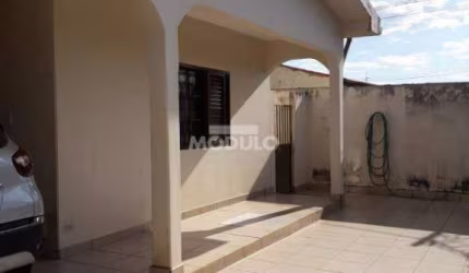 CASA RESIDENCIAL à venda, 3 quartos, 1 suíte, 2 vagas, MARTA HELENA - Uberlândia/MG