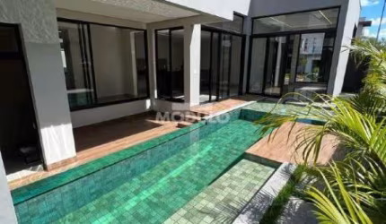 Exelente Casa com Fino Acabamento em Condominio Alphaville