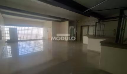 Casa Comercial para locação no Bairro Lidice