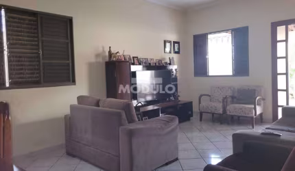 CASA RESIDENCIAL à venda, 3 quartos, 1 suíte, 3 vagas, Jardim America 2 - Uberlândia/MG