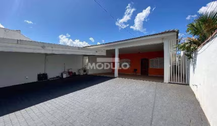 CASA RESIDENCIAL à venda, 3 quartos, 2 suítes, 9 vagas, Brasil - Uberlândia/MG