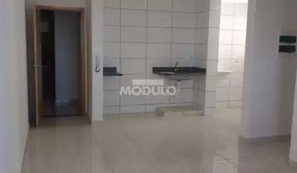APARTAMENTO à venda, 2 quartos, 1 suíte, 1 vaga, Chácaras Tubalina e Quartel - Uberlândia/MG