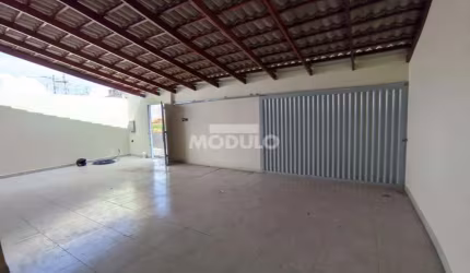 CASA RESIDENCIAL à venda, 3 quartos, 2 suítes, 3 vagas, Santa Rosa - Uberlândia/MG