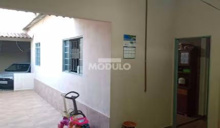 CASA RESIDENCIAL à venda, 3 quartos, 2 vagas, Laranjeiras - Uberlândia/MG