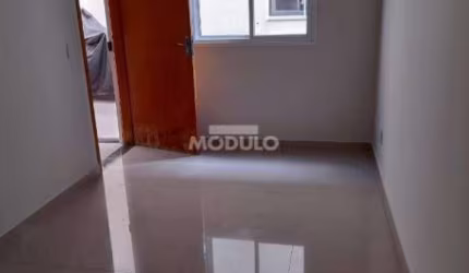 APARTAMENTO à venda, 2 quartos, 1 suíte, 1 vaga, ALTO UMUARAMA - Uberlândia/MG