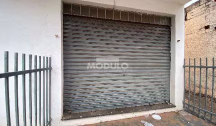 Cômodo para locação no Bairro Martins