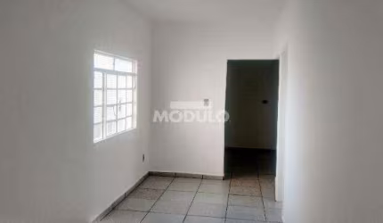 Cômodo comercial para locação Bairro Nossa Senhora Aparecida