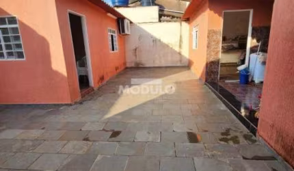 Casa com bom acabamento no Pacaembu