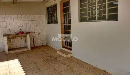 Casa Residencial para locação Bairro Jardim Colina