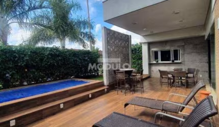 Excelente casa alto padrao em condominio Genova
