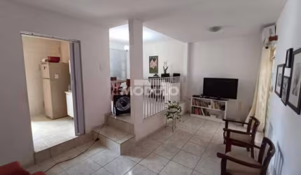 Duas casas em terreno 12x48