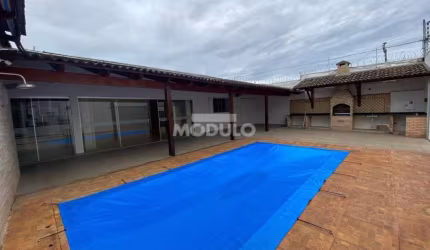 Casa Residencial para locação Bairro Daniel Fonseca com 3 quartos