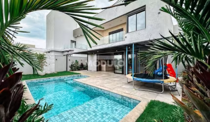 Excelente Casa com Fino Acabamento em Condominio Varanda Sul