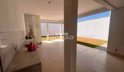 Exelente Casa com Fino Acabamento no Vigilato Pereira
