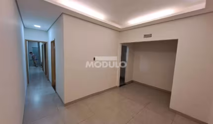 Excelente casa com fino acabamento