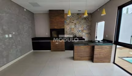 Casa residencial para locação no Bairro Nova Uberlândia com 3 quartos