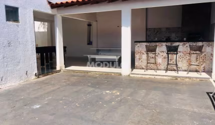 CASA RESIDENCIAL à venda, 4 quartos, 1 suíte, 2 vagas, JARDIM AMERICA - Uberlândia/MG